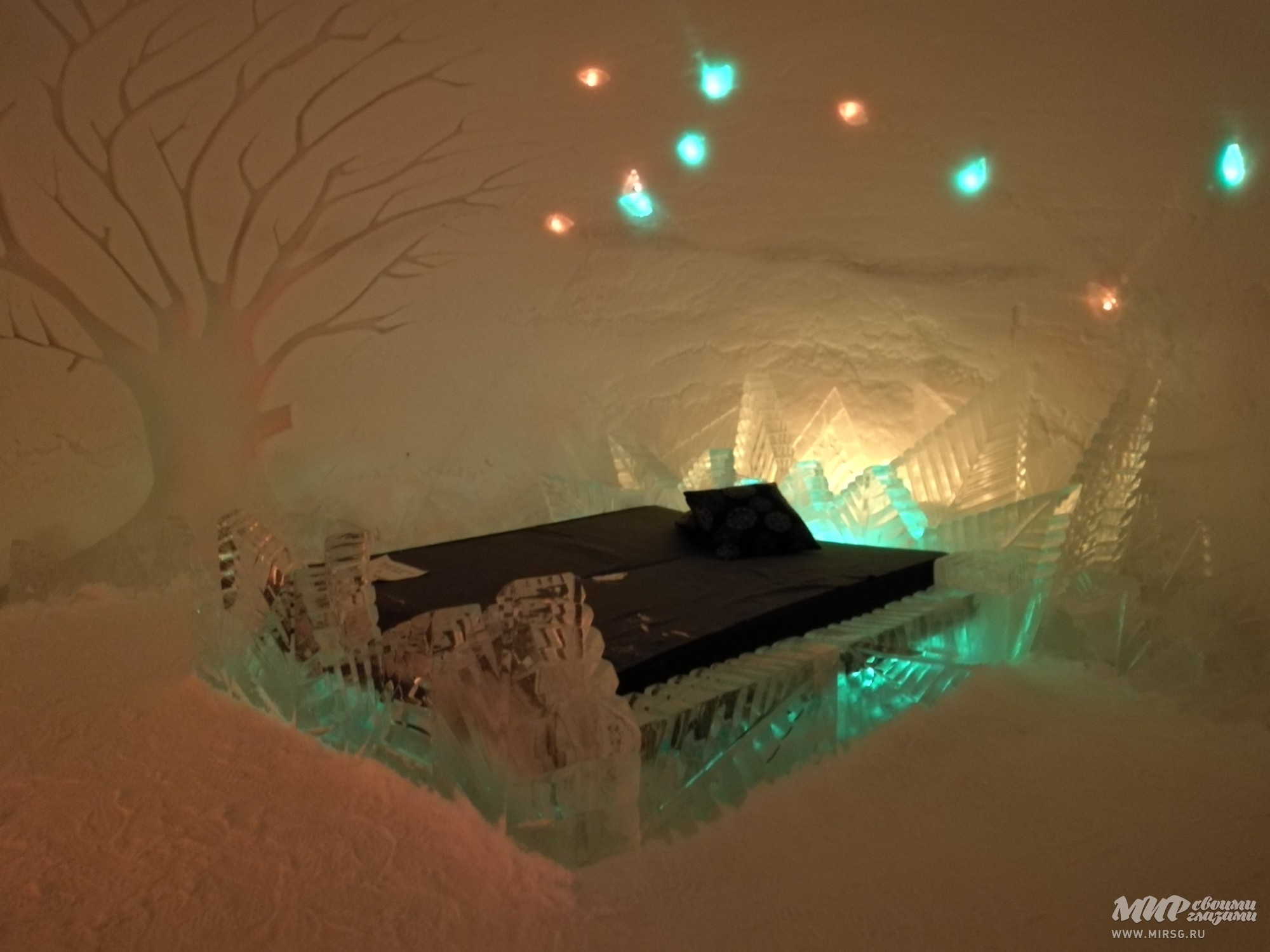 В снежном отеле Snow Village в Лапландии